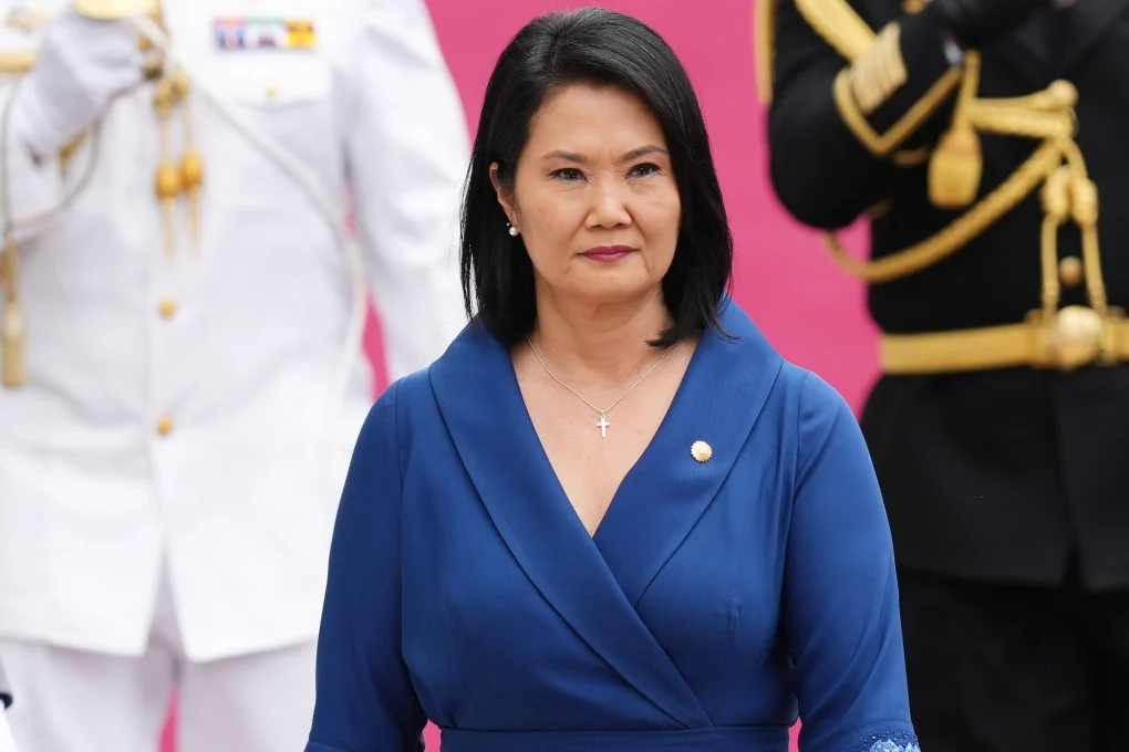 เคโกะ ฟูจิโมริ ขณะสาบานตนเข้ารับตำแหน่งประธานาธิบดีเปรูในกรุงลิมาเมื่อวันอังคาร ภาพ: AP