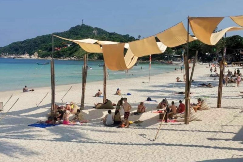 สถานการณ์ขาดแคลนน้ำประปาบนเกาะสมุยรุนแรงขึ้นมาก ทางการขอให้ครัวเรือนและภาคธุรกิจเฝ้าระวังการใช้น้ำในแต่ละวันอย่างใกล้ชิด (ภาพ: สุภาพงษ์ ชาวลาน)