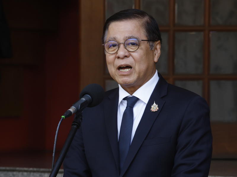 นายสีหศักดิ์ พวงเกตุแก้ว รัฐมนตรีว่าการกระทรวงการต่างประเทศของไทย ให้สัมภาษณ์ผู้สื่อข่าวที่ทำเนียบรัฐบาล กรุงเทพฯ (ภาพ: ภัทรพงศ์ ชาติภัทรศิลป์)