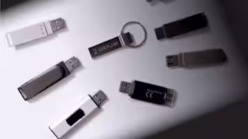 USB drives on Amazon have 20% complaint rate about faked storage