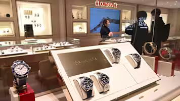 Franck Muller, Ferragamo, Omega ร่วมขบวนค่าครองชีพสินค้าหรูในญี่ปุ่นช่วงฤดูร้อน
