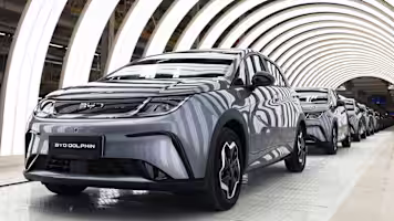 ผู้ผลิตรถยนต์จีนแซงหน้าคู่แข่งญี่ปุ่นในยุโรปแม้จะมีภาษีรถยนต์ EV