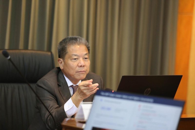 สาระ: เผชิญข้อเรียกร้องให้ลาออก
