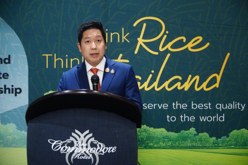 วรวุฒิ โอสถาภรณ์ อดีตรองรัฐมนตรีว่าการกระทรวงพาณิชย์