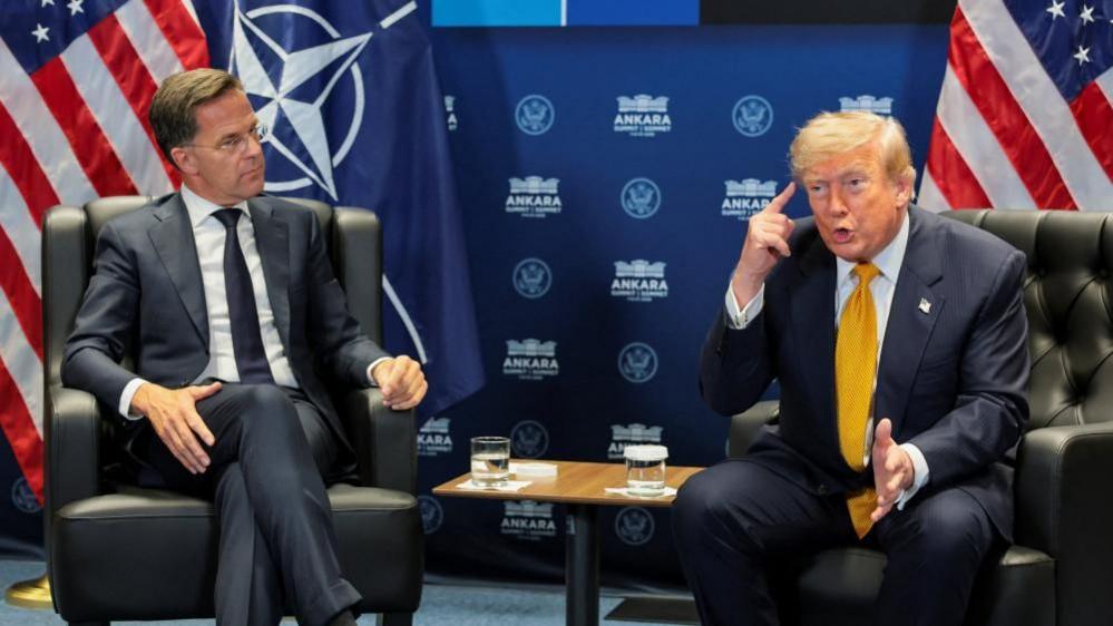 ประธานาธิบดี โดนัลด์ ทรัมป์ แห่งสหรัฐฯ และเลขาธิการ NATO มาร์ค รุทเทอ