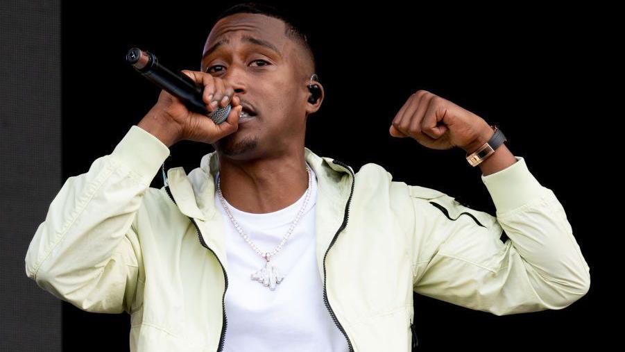 Yung Filly แสดงที่เทศกาล Parklife ที่ Heaton Park เมื่อวันที่ 11 มิถุนายน 2022 ที่เมืองแมนเชสเตอร์ ประเทศอังกฤษ