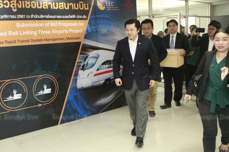 ศุภชัย เจียรวนนท์ ประธานคณะผู้บริหารเครือเจริญโภคภัณฑ์ นำคอนซอร์เตียม Asia Era One ยื่นประมูลโครงการรถไฟความเร็วสูงเชื่อม 3 สนามบินในปี 2561 (ภาพ: พรพรหม สัตราภะยา)