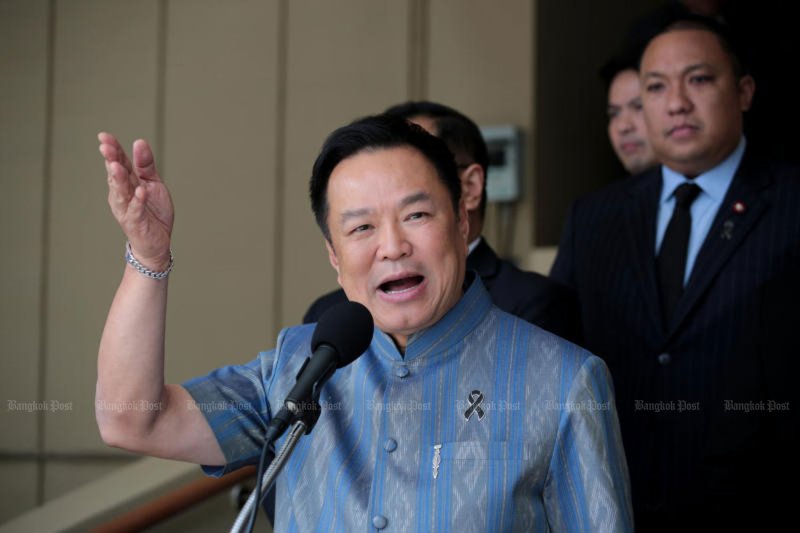 นายกรัฐมนตรีอนุทิน ชาญวีรกูล แถลงต่อสื่อมวลชนเกี่ยวกับผลการประชุมคณะรัฐมนตรีและตอบคำถามต่างๆ ที่ทำเนียบรัฐบาลเมื่อวันที่ 27 กรกฎาคม (ภาพ: ชนะท กตัญญู)