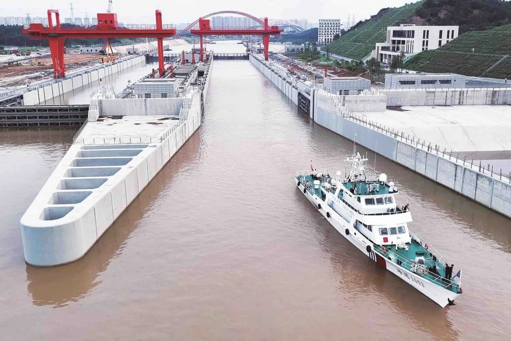เรือลาดตระเวนทางทะเลของจีนเสร็จสิ้นการทดสอบการเดินเรือเต็มรูปแบบครั้งแรกของคลองผิงลู ภาพ: ได้รับอนุญาต