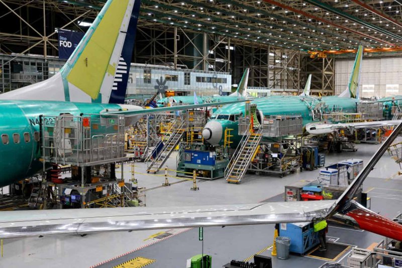 เครื่องบินโบอิ้ง 737 MAX ที่สายการผลิตในเมืองเรนตัน รัฐวอชิงตัน สหรัฐอเมริกา