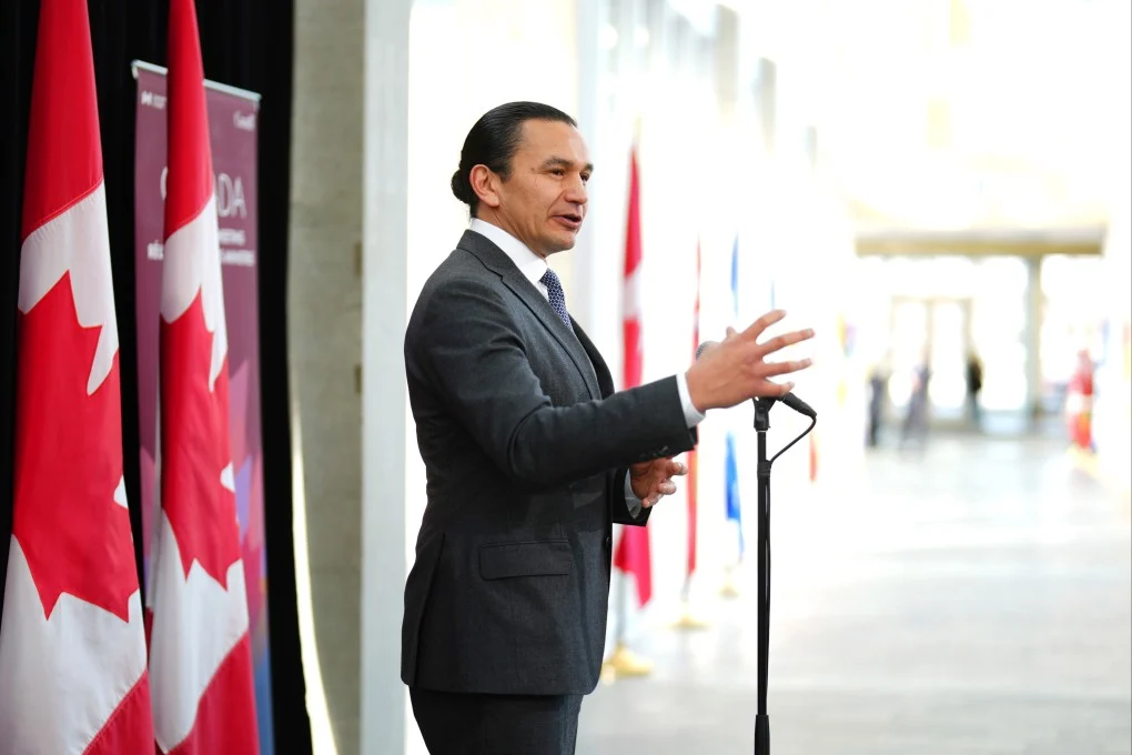 นายวับ คิเนว มุขมนตรีรัฐแมนิโทบา ภาพ: The Canadian Press ผ่าน AP