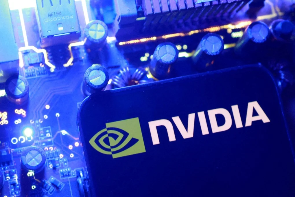 การขึ้นราคาของ Nvidia จะมีผลกับระบบที่จะจัดส่งในช่วงต้นปีหน้า ภาพ: Reuters / Dado Ruvic / Illustration / File Photo