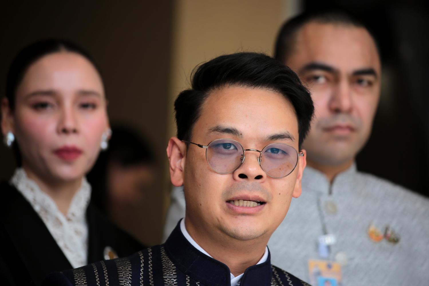 นายชัยชนะ มิตรพันธ์: เดินหน้าตามนโยบาย