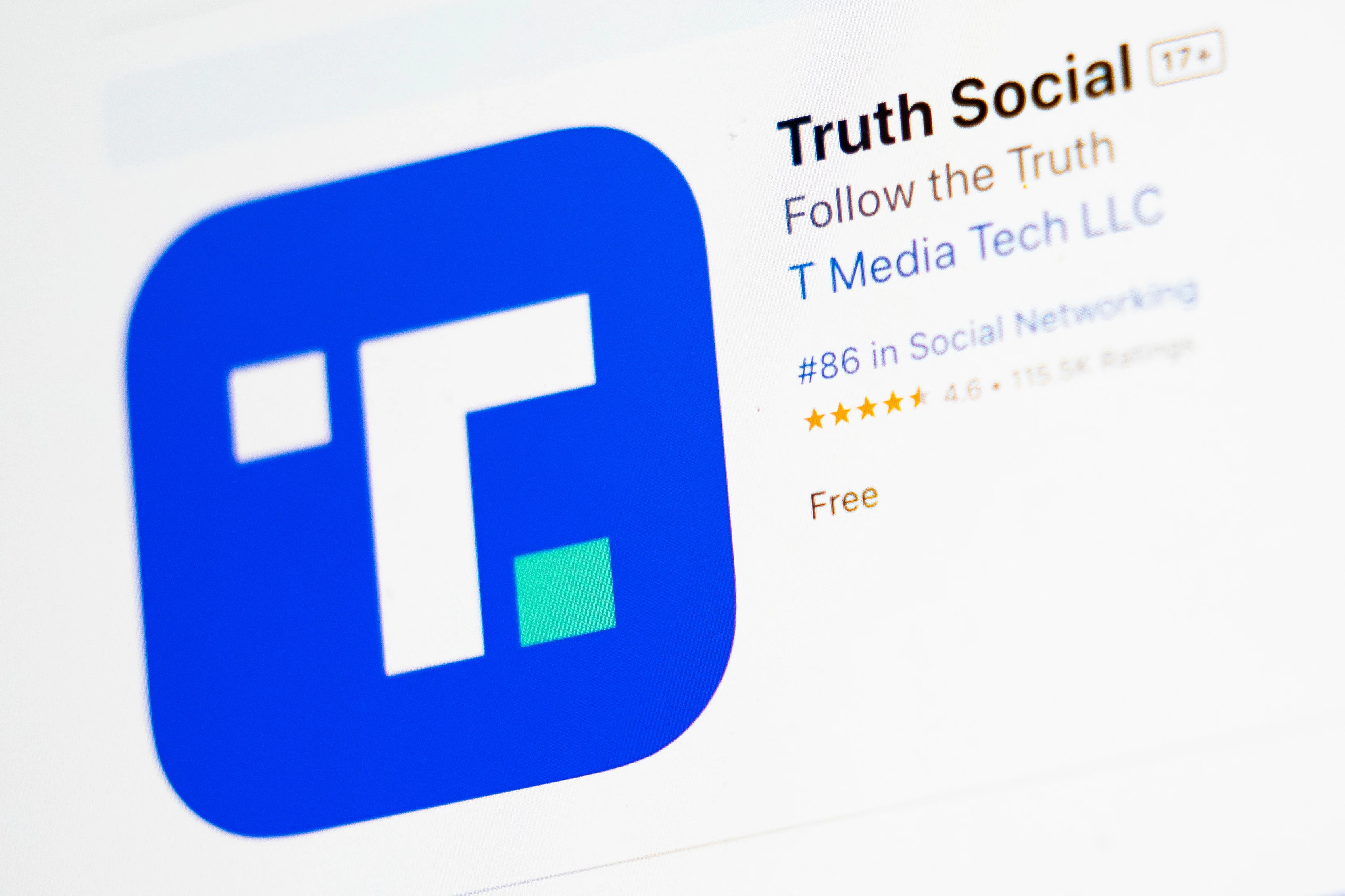 หน้าจอสำหรับดาวน์โหลดแอป Truth Social แสดงบนคอมพิวเตอร์แล็ปท็อป