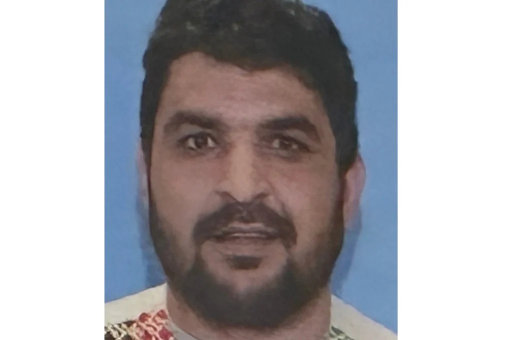 Rahmanullah Lakanwal คือผู้ต้องสงสัยในการยิงทหารรักษาดินแดนสหรัฐฯ สองนาย ภาพ: สำนักงานอัยการสหรัฐฯ ผ่าน AP