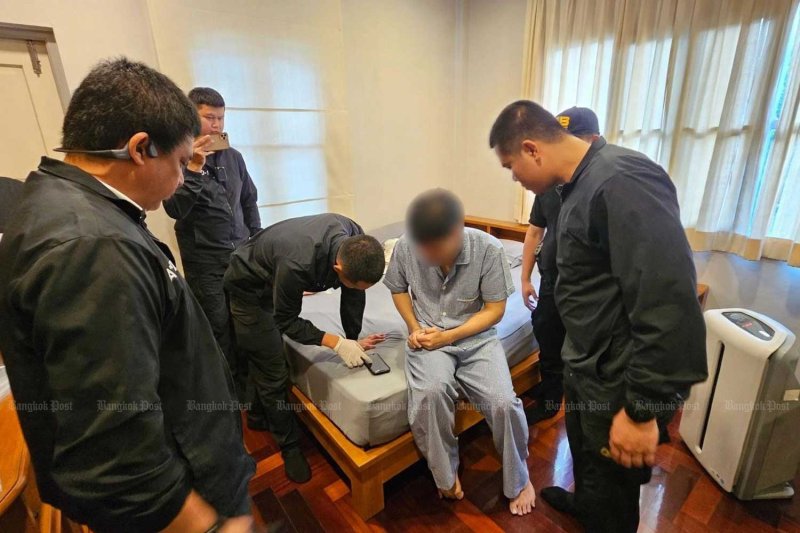 ตำรวจจับกุมนายณัฐภัทร พฤกษะสุวรรณ อายุ 32 ปี ที่บ้านพักในเขตคลองสามวา กรุงเทพฯ เมื่อวันอาทิตย์ (ภาพจากตำรวจ)