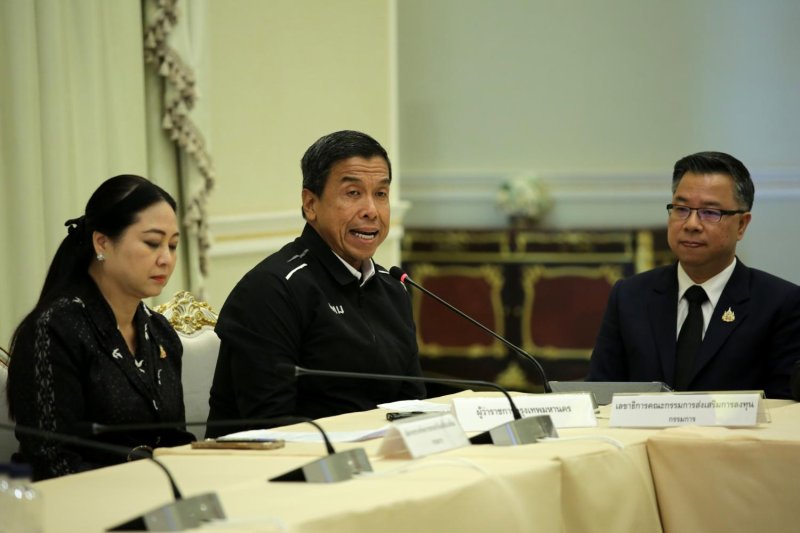 ชัชชาติ: กำลังพิจารณาออกกฎระเบียบ