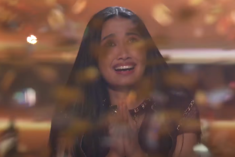 Nene Royal ชาวไทย แสดงท่าทีหลังได้รับเลือกให้เป็นผู้ชนะ America’s Got Talent เมื่อคืนวันพุธที่ลอสแอนเจลิส (ภาพจากหน้าจอ)