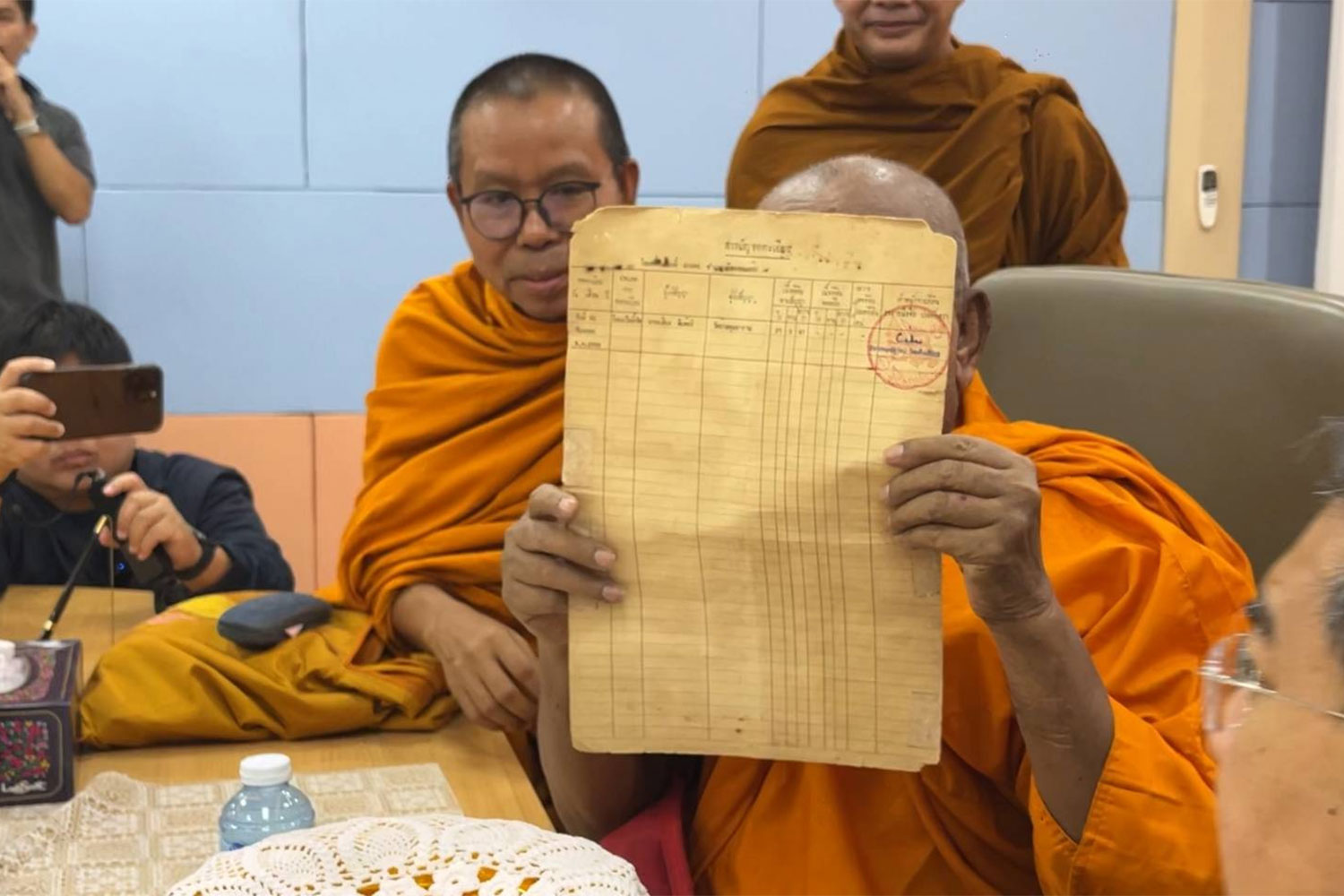 พระครูอดุลยสารานิเทศ เจ้าอาวาสวัดป่าอดุลยาราม จังหวัดขอนแก่น