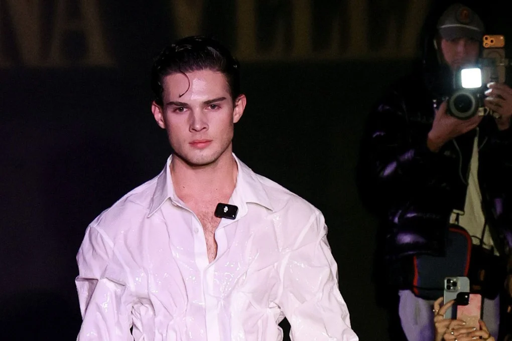 แบรดเดน “Clavicular” ปีเตอร์ส เดินแบบในงาน New York Fashion Week เมื่อเดือนกุมภาพันธ์