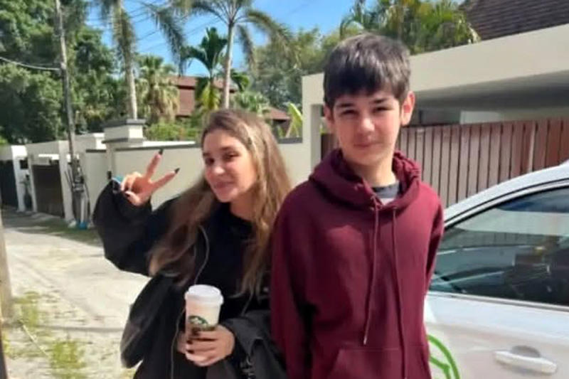 ไดอาน่า นาซิโมวา วัย 22 ปี และน้องชาย โรมัน นาซิมอฟ วัย 17 ปี