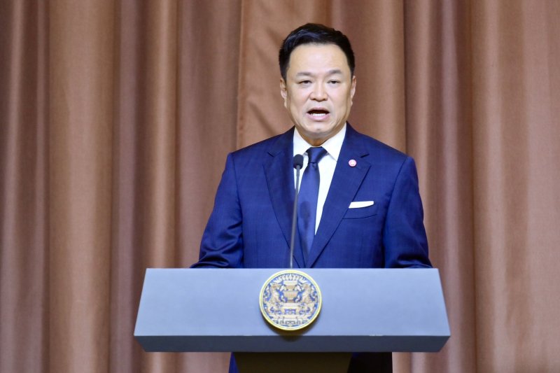 นายกรัฐมนตรีอนุทิน ชาญวีรกูล ให้คำมั่นว่าจะช่วยเหลือประชาชนที่ได้รับผลกระทบจากน้ำท่วม