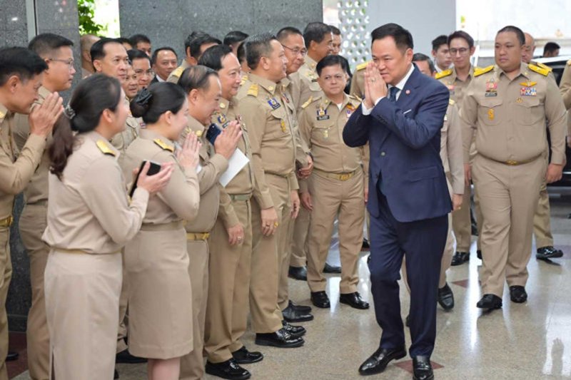 นายกรัฐมนตรีและรัฐมนตรีว่าการกระทรวงมหาดไทย นายอนุทิน ชาญวีรกูล เยี่ยมชมกระทรวงมหาดไทยเมื่อวันที่ 17 กันยายน