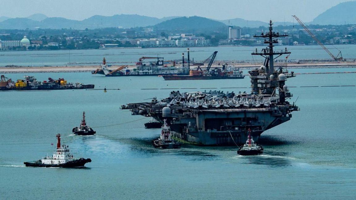 เรือบรรทุกเครื่องบิน USS Abraham Lincoln