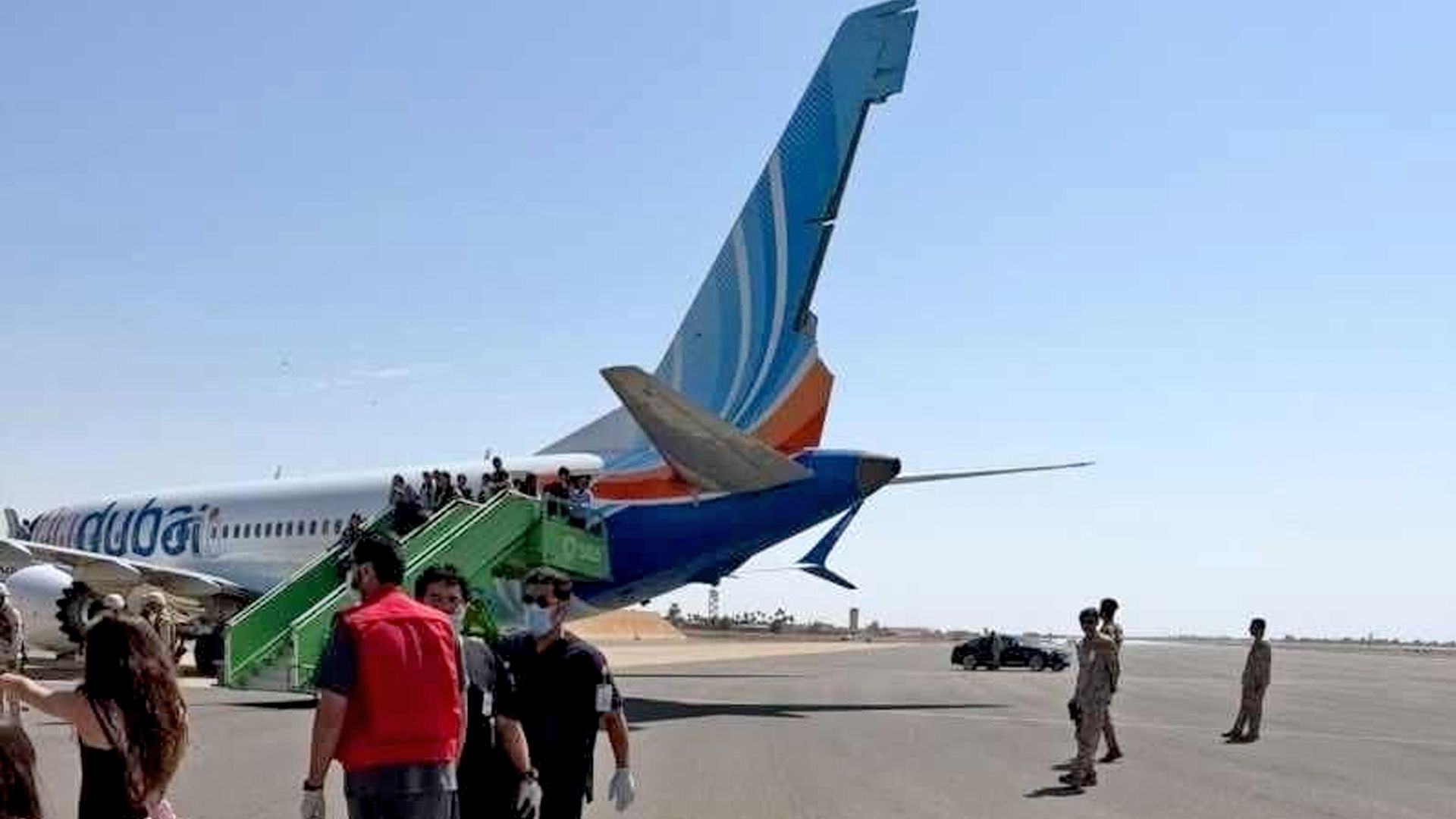 เครื่องบิน Flydubai หลังลงจอดฉุกเฉิน ดูเหมือนจะได้รับความเสียหายที่แพนหางเสือ