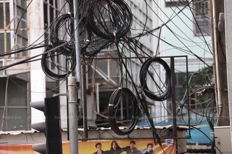 สภากรุงเทพฯ หาทางแก้ปัญหาสายสื่อสาร