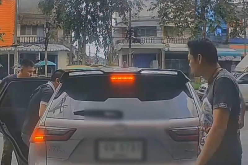 ตำรวจจับกุมชาวต่างชาติที่ถูกลักลอบนำเข้าสู่ภาคใต้ของประเทศไทยผ่านชายแดนมาเลเซีย (ภาพ: อัศวิน ภักกะวัน)