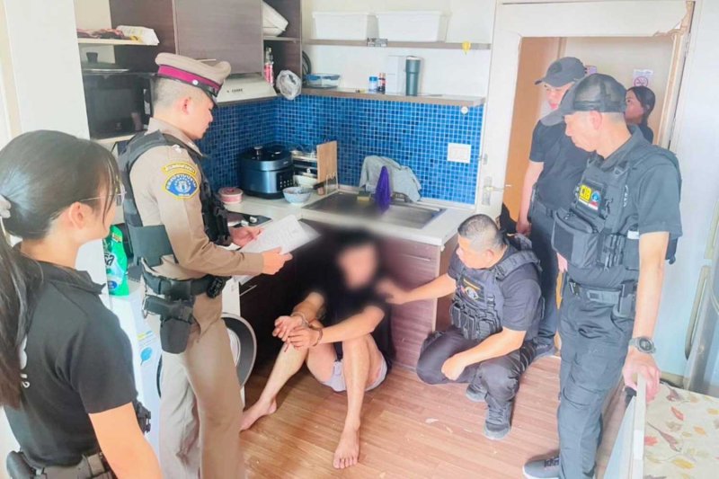 ตำรวจบุกทลาย 27 จุดทั่ว 11 จังหวัด รวมถึงกรุงเทพฯ เชียงใหม่ และชลบุรี จับกุมผู้ต้องสงสัย 39 ราย ซึ่งรวมถึงชาวจีน 8 ราย ในข้อหาฉ้อโกง แอบอ้าง และฟอกเงิน