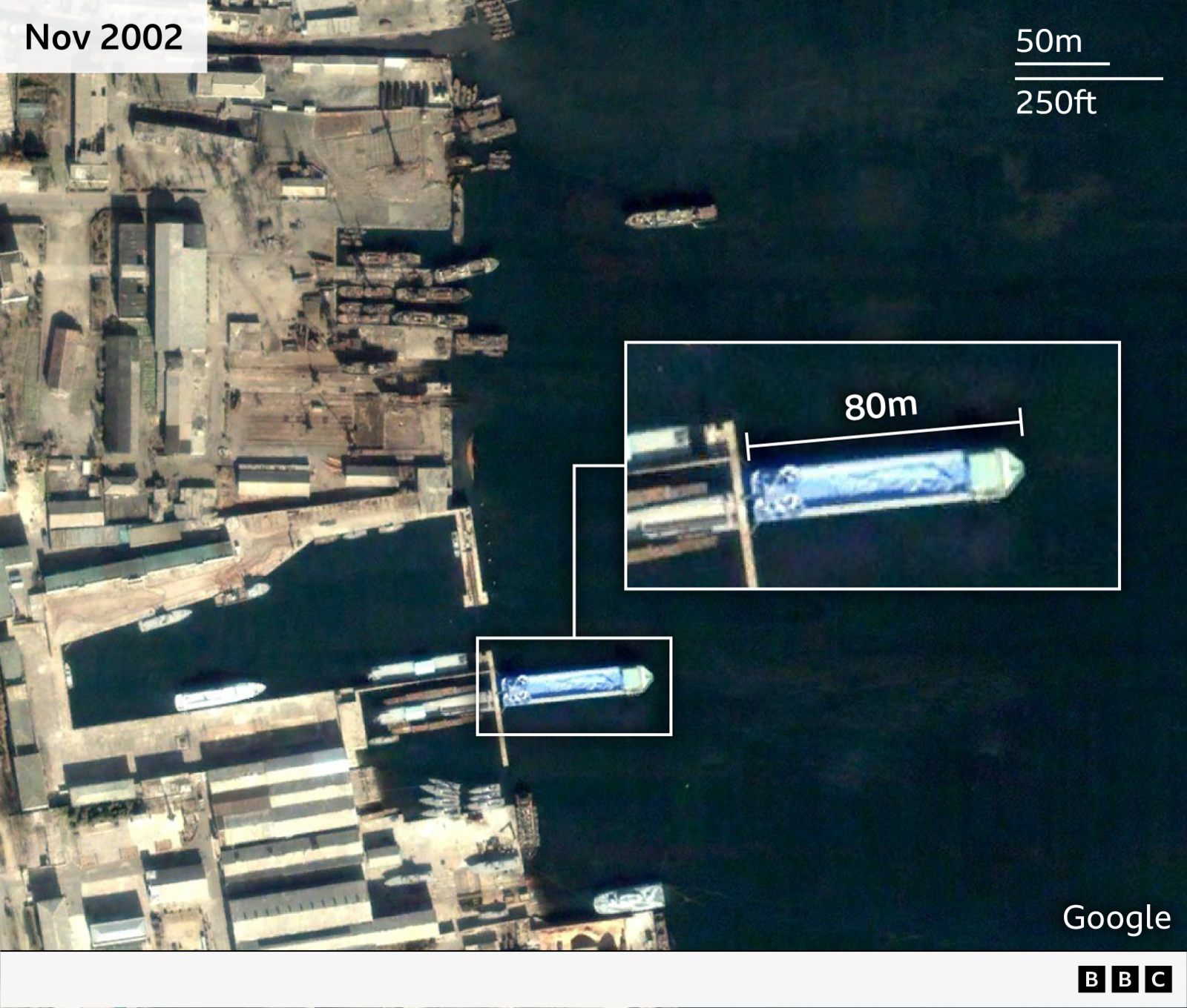 ภาพถ่ายดาวเทียมเมื่อเดือนพฤศจิกายน 2002 แสดงเรือยาว 80 เมตรจอดทอดสมออยู่นอกวอนซาน