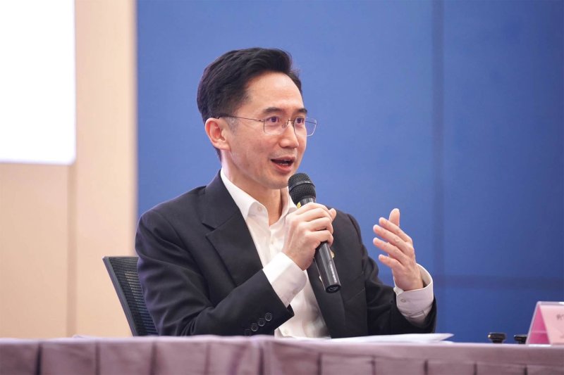 รัฐมนตรีว่าการกระทรวงการอุดมศึกษาฯ ยอดชนันท์ วงศ์สวัสดิ์ ระบุว่า การย้ายวิทยาเขตอุเทนถวายตามแผน เป็นไปตามคำสั่งศาลปกครองสูงสุดที่ต้องปฏิบัติตาม (ภาพ: กระทรวงการอุดมศึกษา วิทยาศาสตร์ วิจัยและนวัตกรรม)