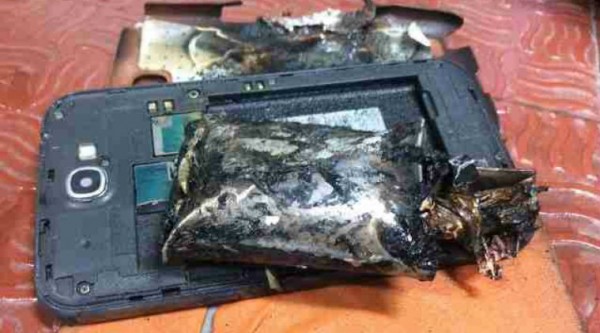 Samsung Galaxy Note 2 catches fire on IndiGo flight