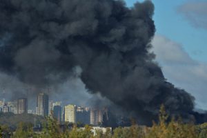 2022-10-10T091005Z_70993767_RC29YW9PSQSC_RTRMADP_3_UKRAINE-CRISIS-KYIV-BLASTS