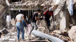 families-call-to-trapped-loved-ones-venezuela-earthquake