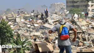 venezuela-earthquakes-kill-920-people-families-desperate