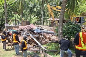 buildings-encroaching-phukets-hat-nui-being-demolished