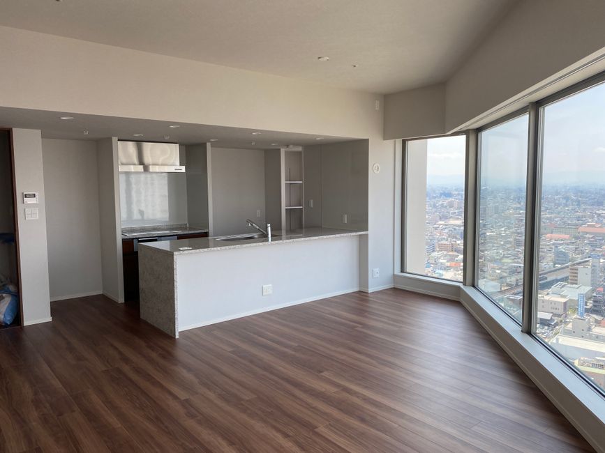 cash-buys-dominate-tokyo-osaka-penthouses-luxury-demand-surges