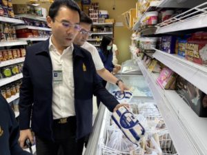 chongchom-customs-raids-korat-illegal-food-warehouse