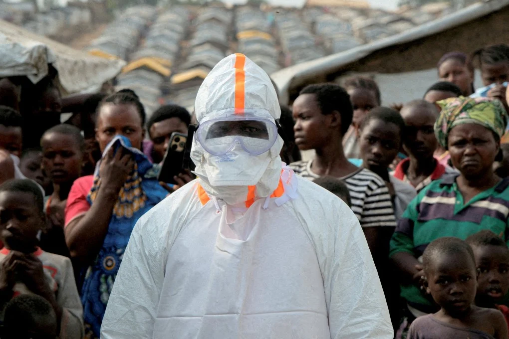 congo-ebola-outbreak-kills-nearly-1000-people-warning-of-worse-to-come