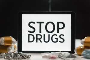 courier-sorry-delivering-drugs-flight-attendant
