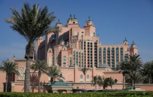 dubai-offers-benefits-610-pounds-tourists-numbers-plummet