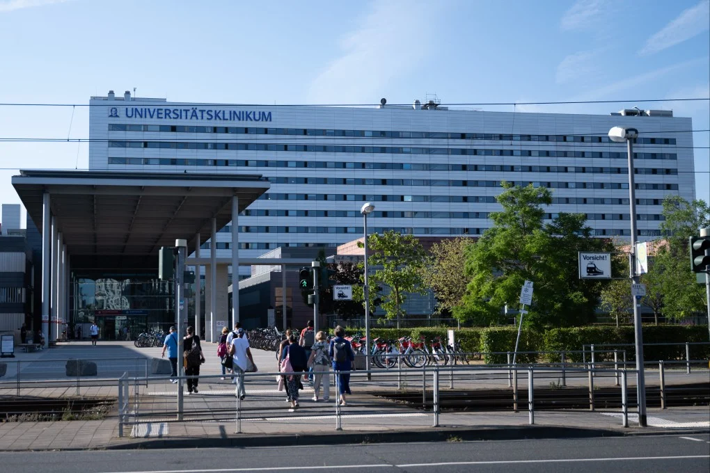 german-hospital-treats-us-ebola-patient