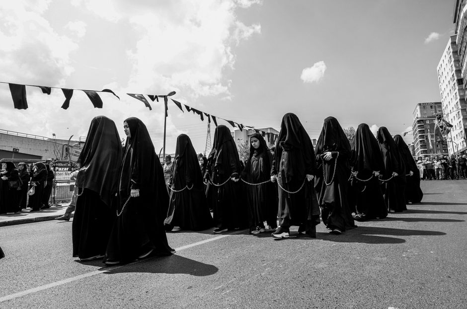 iran-begins-public-mourning-ayatollah-killed