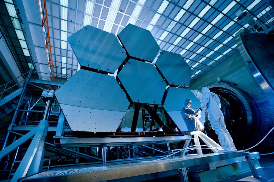 nasa-launches-mission-to-save-falling-space-telescope