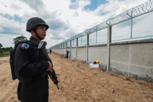 thailand-continues-cambodia-border-fence