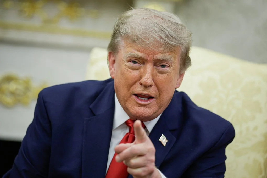 trump-teleprompter-operator-betting-on-speeches