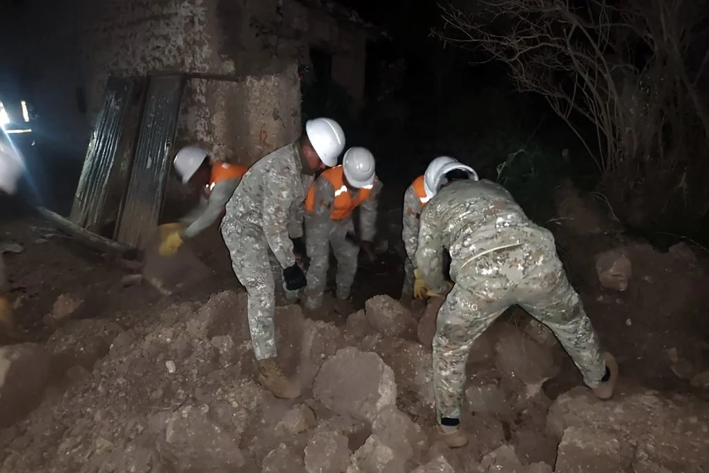 two-earthquakes-hit-peru-6-dead-21-injured